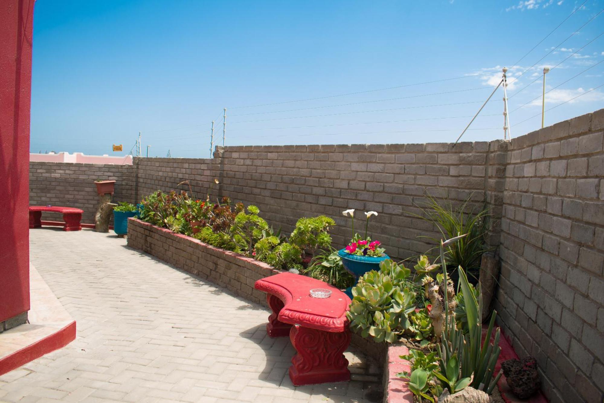 Tina'S Bed And Breakfast Swakopmund Buitenkant foto